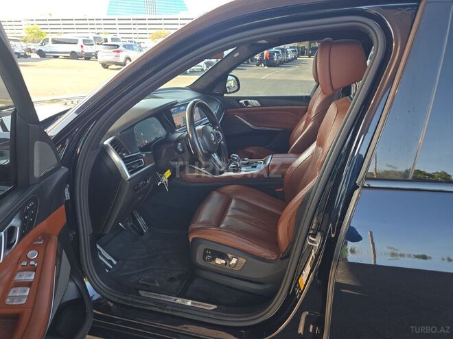 BMW X7-7