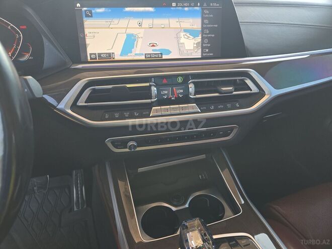 BMW X7-10