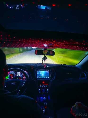 Hyundai Santa Fe-12