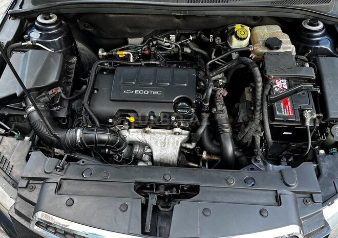 Chevrolet Cruze-12