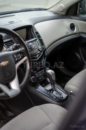 Chevrolet Cruze-9