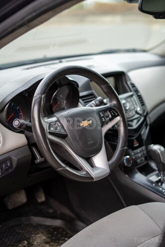 Chevrolet Cruze-10