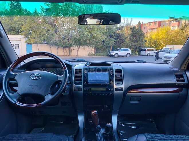 Toyota Land Cruiser Prado-11
