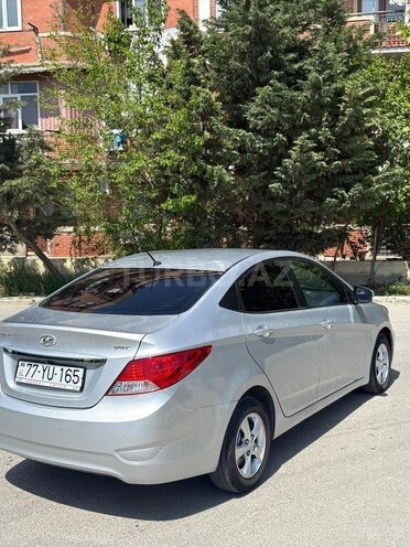 Hyundai Accent-3