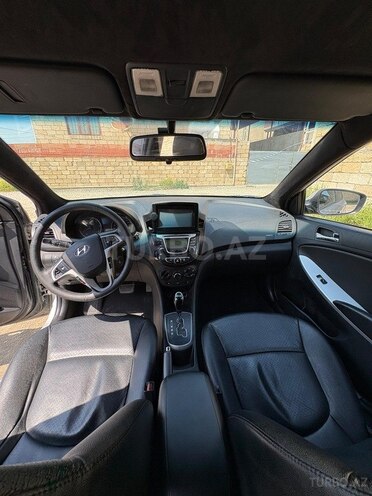 Hyundai Accent-5