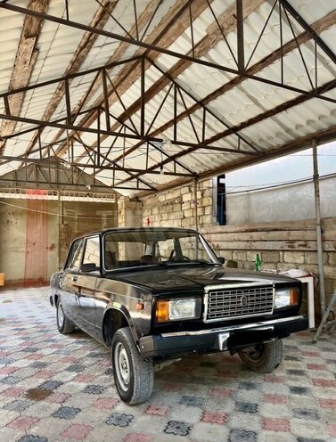 LADA (VAZ) 2107-1