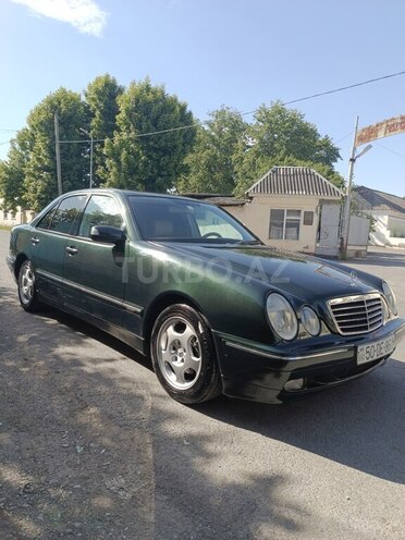 Mercedes E 240-2