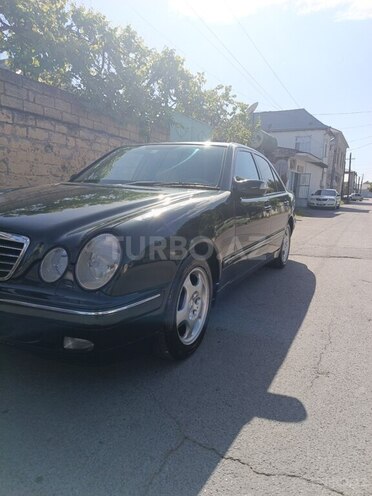 Mercedes E 240-3