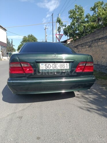 Mercedes E 240-5