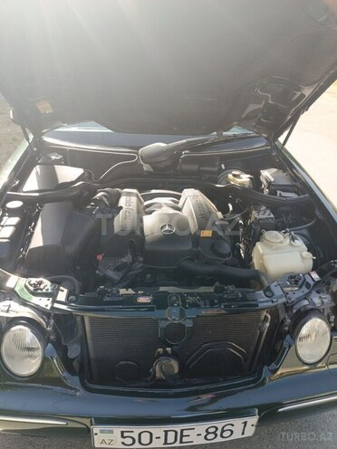 Mercedes E 240-7