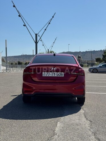 Hyundai Accent-5