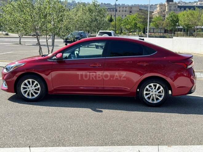 Hyundai Accent-4