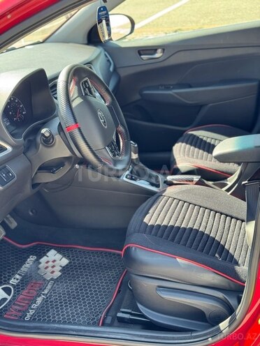 Hyundai Accent-15