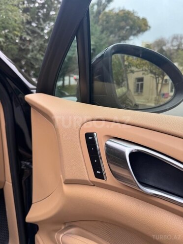Porsche Cayenne-14