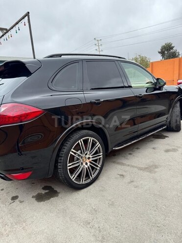 Porsche Cayenne-11