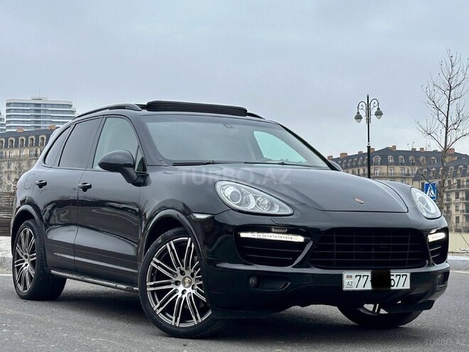 Porsche Cayenne-1