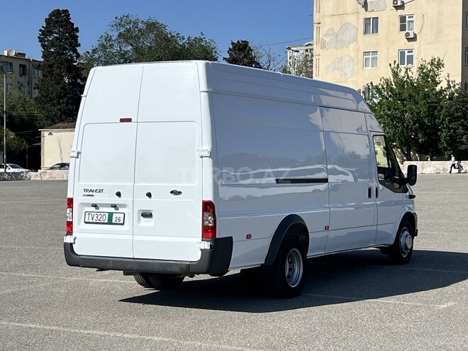 Ford Transit-4