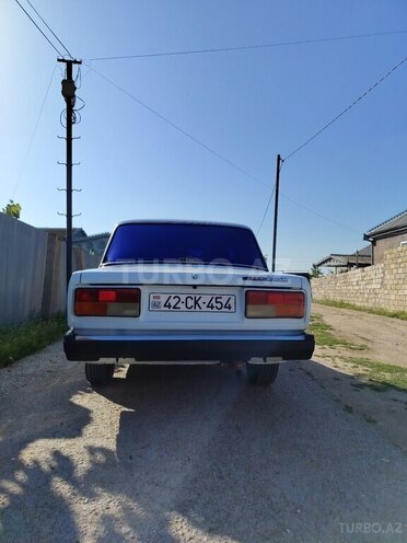 LADA (VAZ) 2107-2