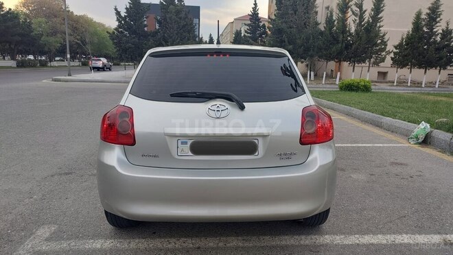 Toyota Auris-4