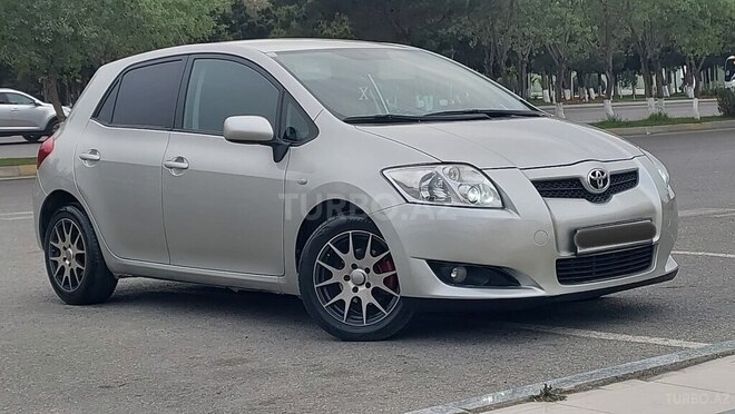 Toyota Auris-2