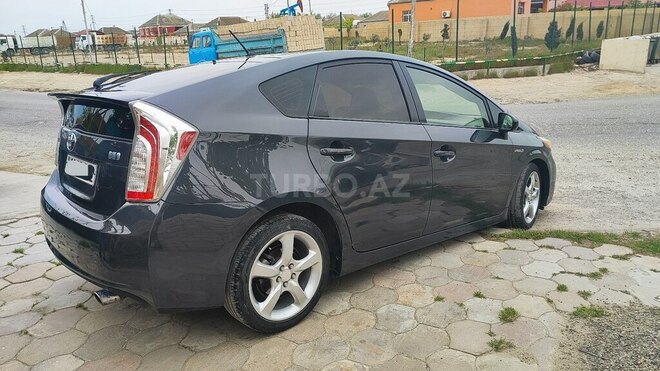 Toyota Prius-3