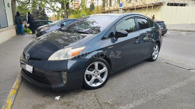 Toyota Prius-2