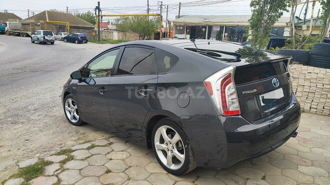 Toyota Prius-4