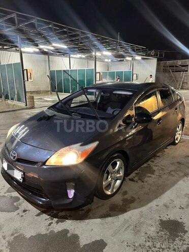Toyota Prius-7