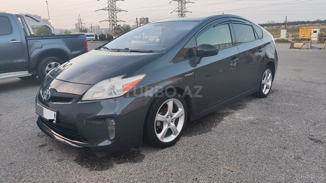 Toyota Prius-11