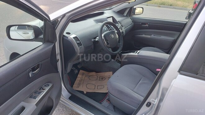 Toyota Prius-4