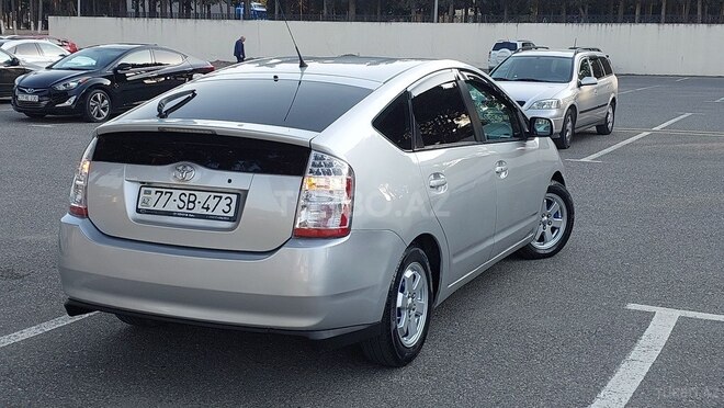 Toyota Prius-13