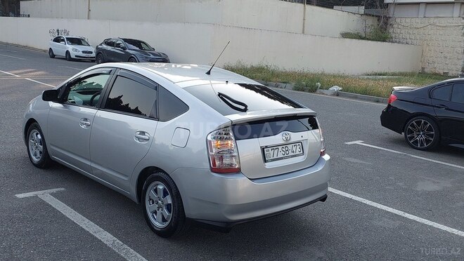 Toyota Prius-11