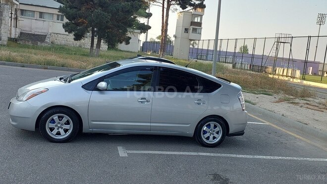 Toyota Prius-12