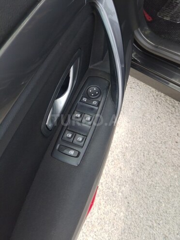 Renault Laguna-15