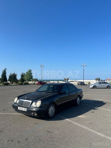 Mercedes E 240-2