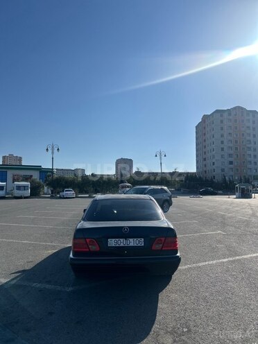 Mercedes E 240-5