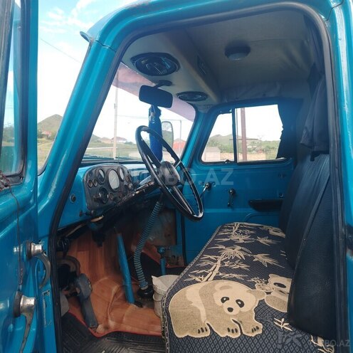 GAZ 53-21