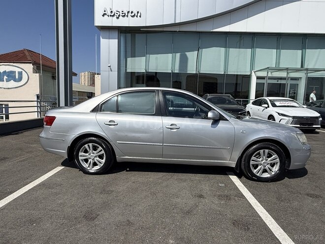 Hyundai Sonata-4