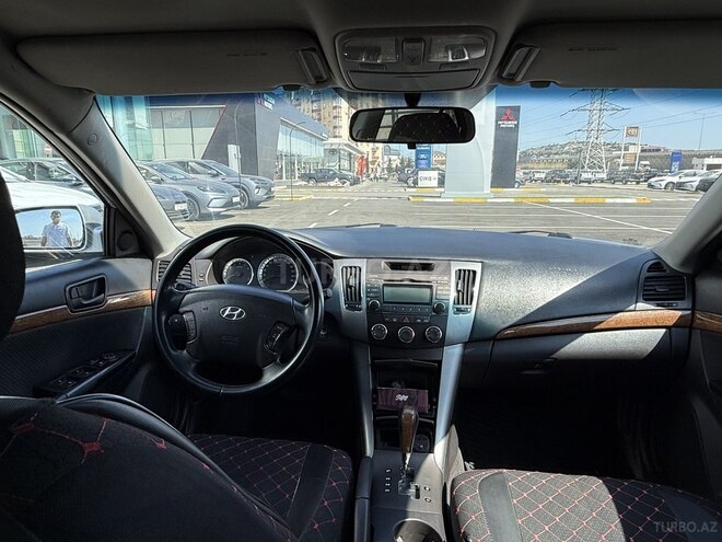 Hyundai Sonata-11