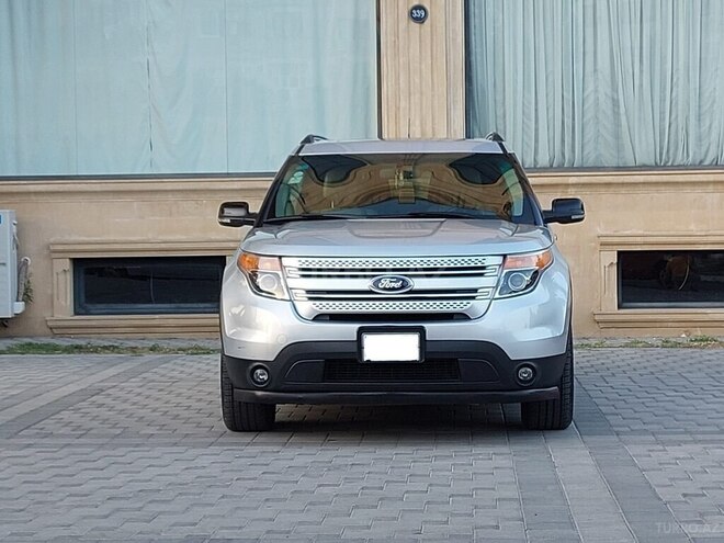 Ford Explorer-3