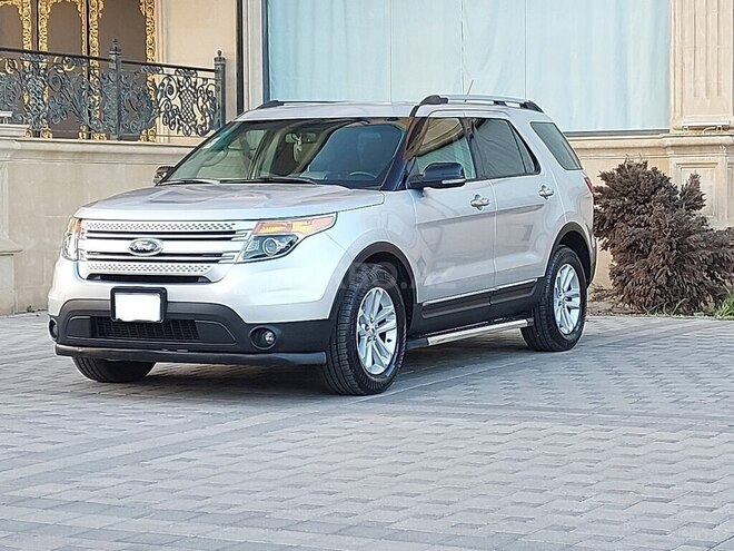 Ford Explorer-1