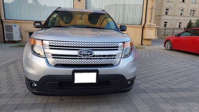 Ford Explorer-4