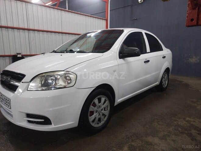 Chevrolet Aveo-5