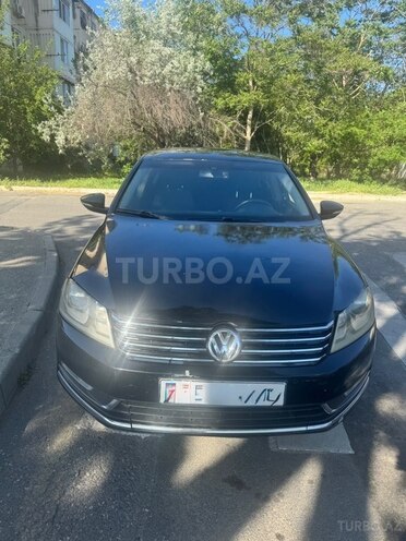 Volkswagen Passat-1