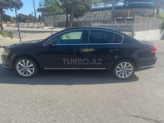 Volkswagen Passat-8