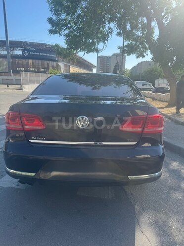 Volkswagen Passat-11