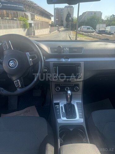 Volkswagen Passat-15