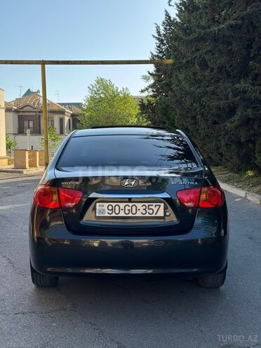 Hyundai Elantra-2