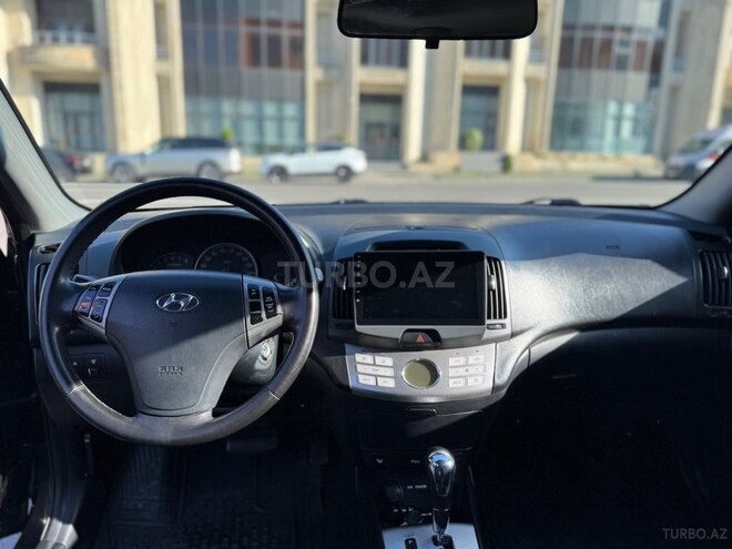 Hyundai Elantra-13