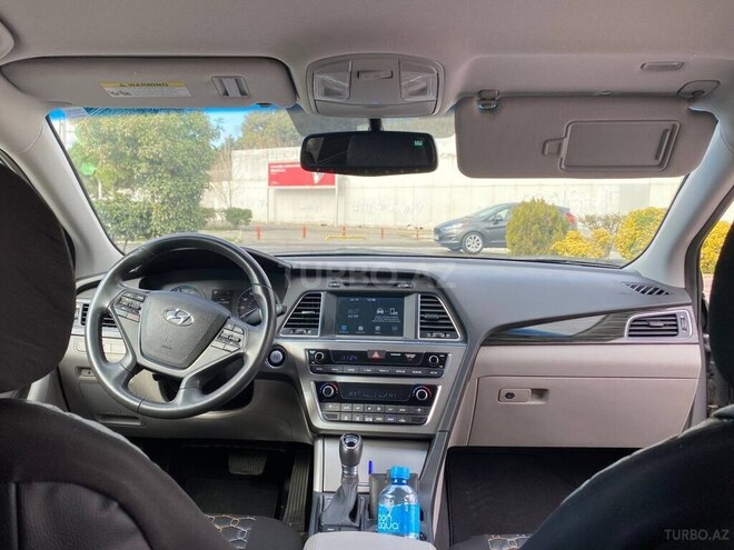 Hyundai Sonata-6